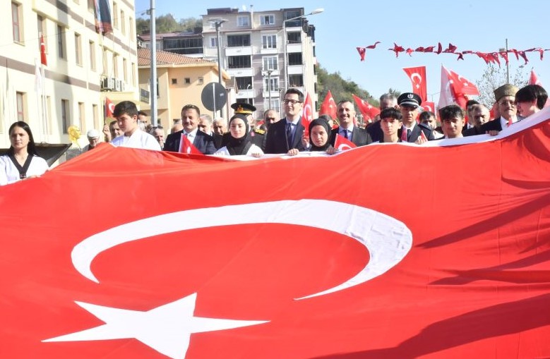 Cumhuriyetimizin Kuruluşunun 100. Yılı İlçemizde Coşku İle Kutlandı